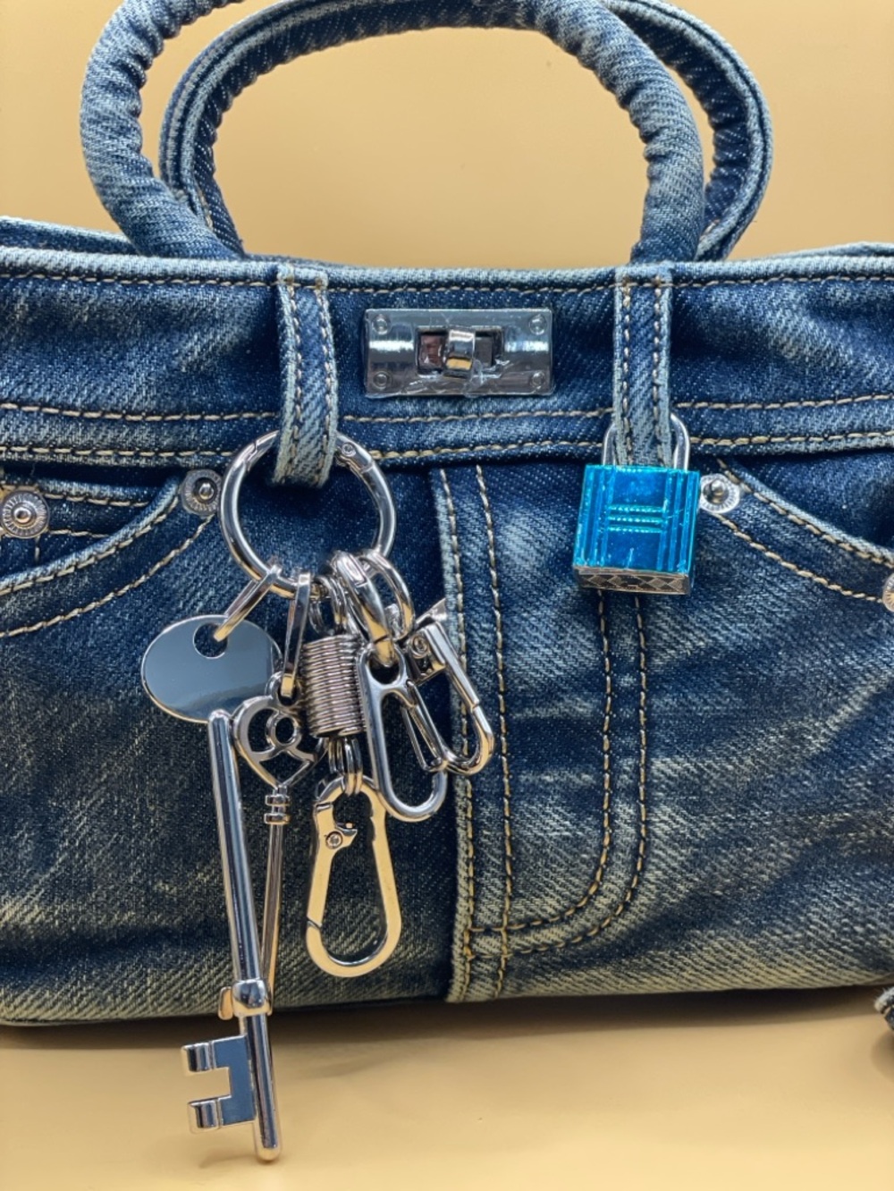 Brand New Mini Denim Crossbody Bag ✨ Jean Purse w/ Silver Lock & Keys 🔑 - Picture 2 of 7